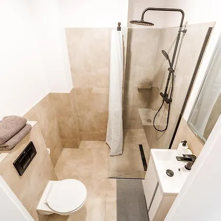 Jasna I Funkcjonalna Kawalerka - Centrum Daire